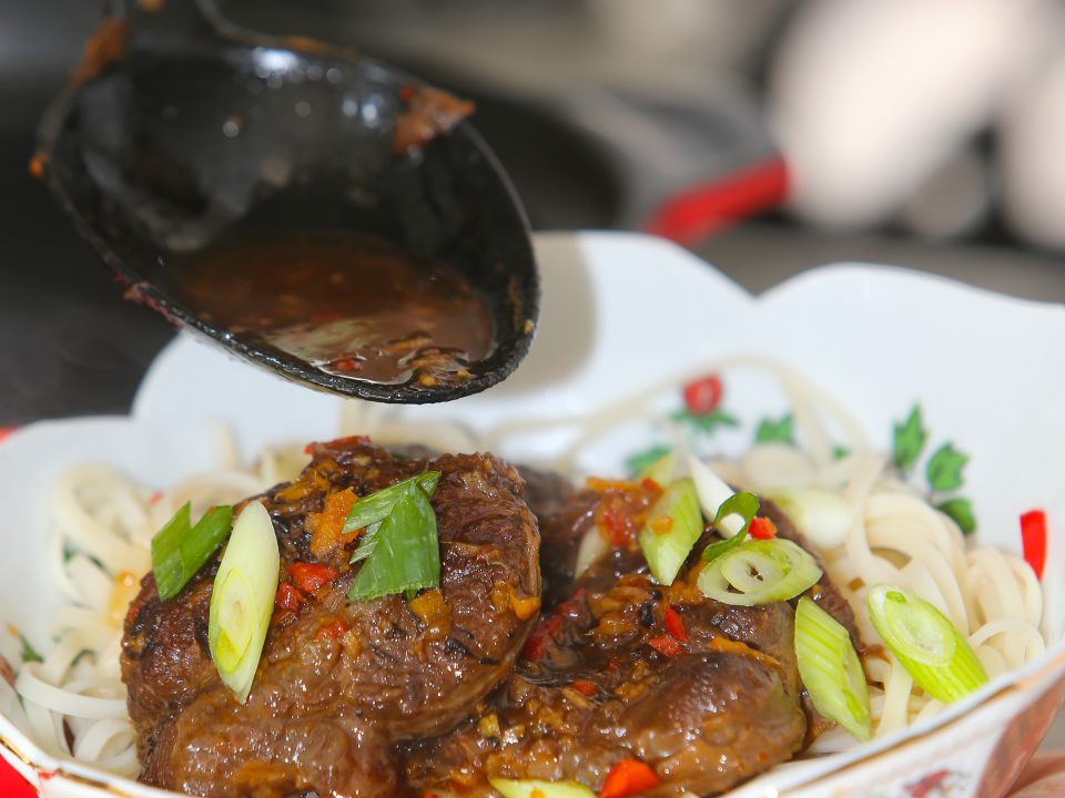 Oriental beef casserole